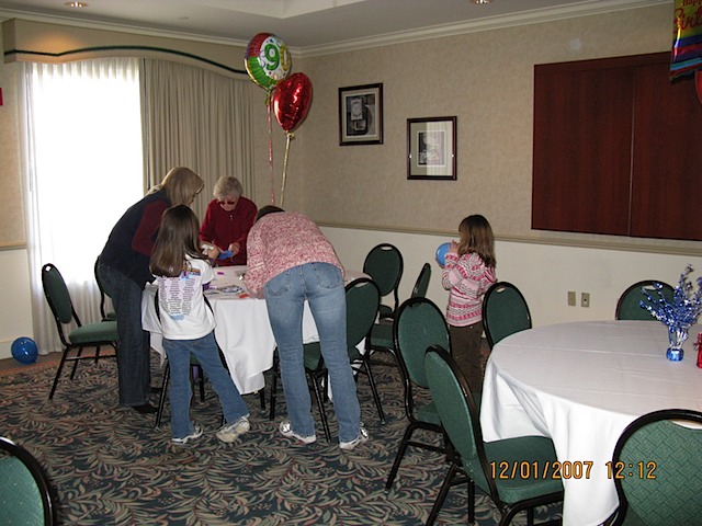 AUNT JANE'S 90TH BDAY 008