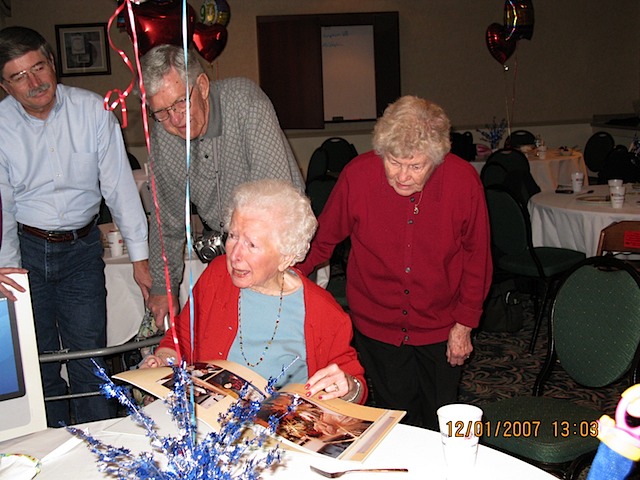 AUNT JANE'S 90TH BDAY 023